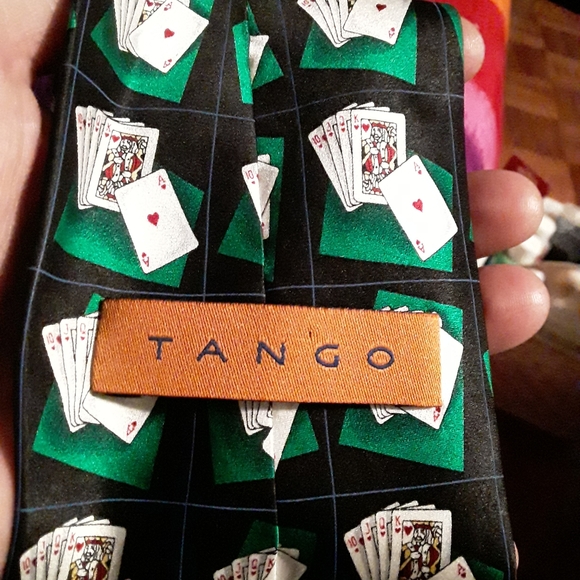 Tango Men's Silk Tie with Playing Cards of Texas Hold-Em Poker Hands - Picture 11 of 15